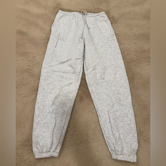 SKIMS Pants - SKIMS Light Heather Gray Fleece Jogger Sweatpants Size Small